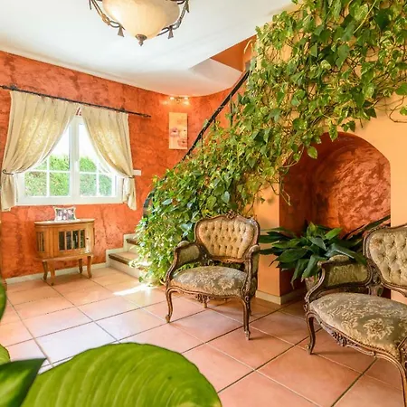 En Casa Centrica Con Piscina Quarto em Acomodações Particulares