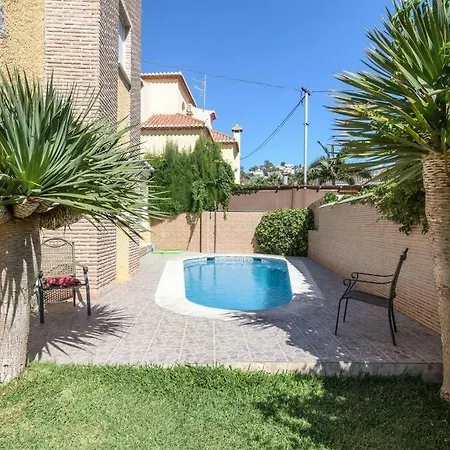 Quarto em Acomodações Particulares En Casa Centrica Con Piscina Almuñécar