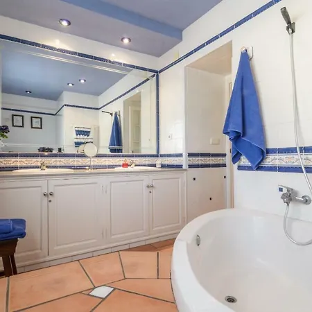 En Casa Centrica Con Piscina Almuñécar