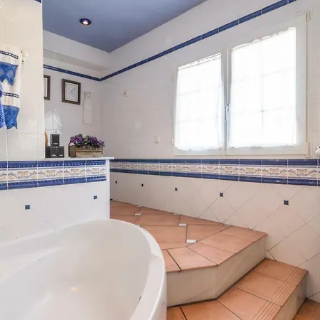 Quarto em Acomodações Particulares En Casa Centrica Con Piscina *