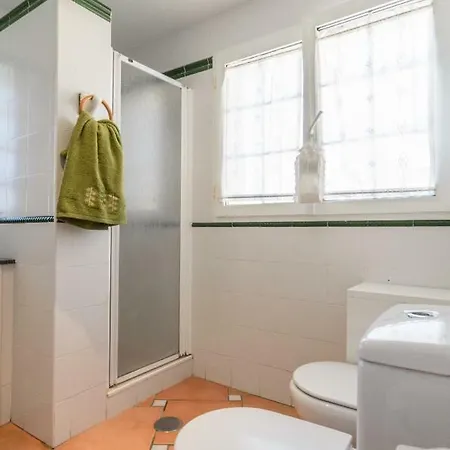 Quarto em Acomodações Particulares En Casa Centrica Con Piscina